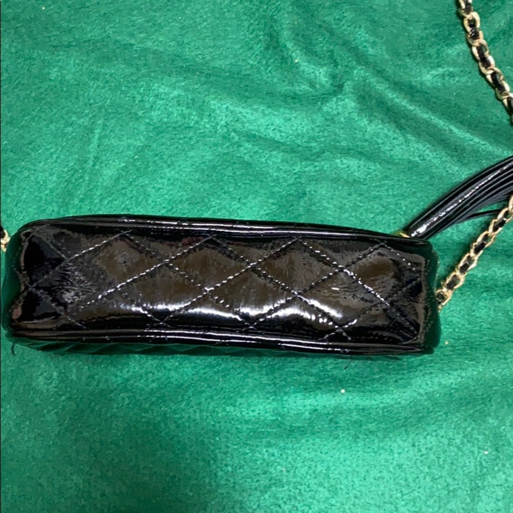 Like new Nordstrom Black Patent Leather Quilted Crossbody - Picture 4 of 9
